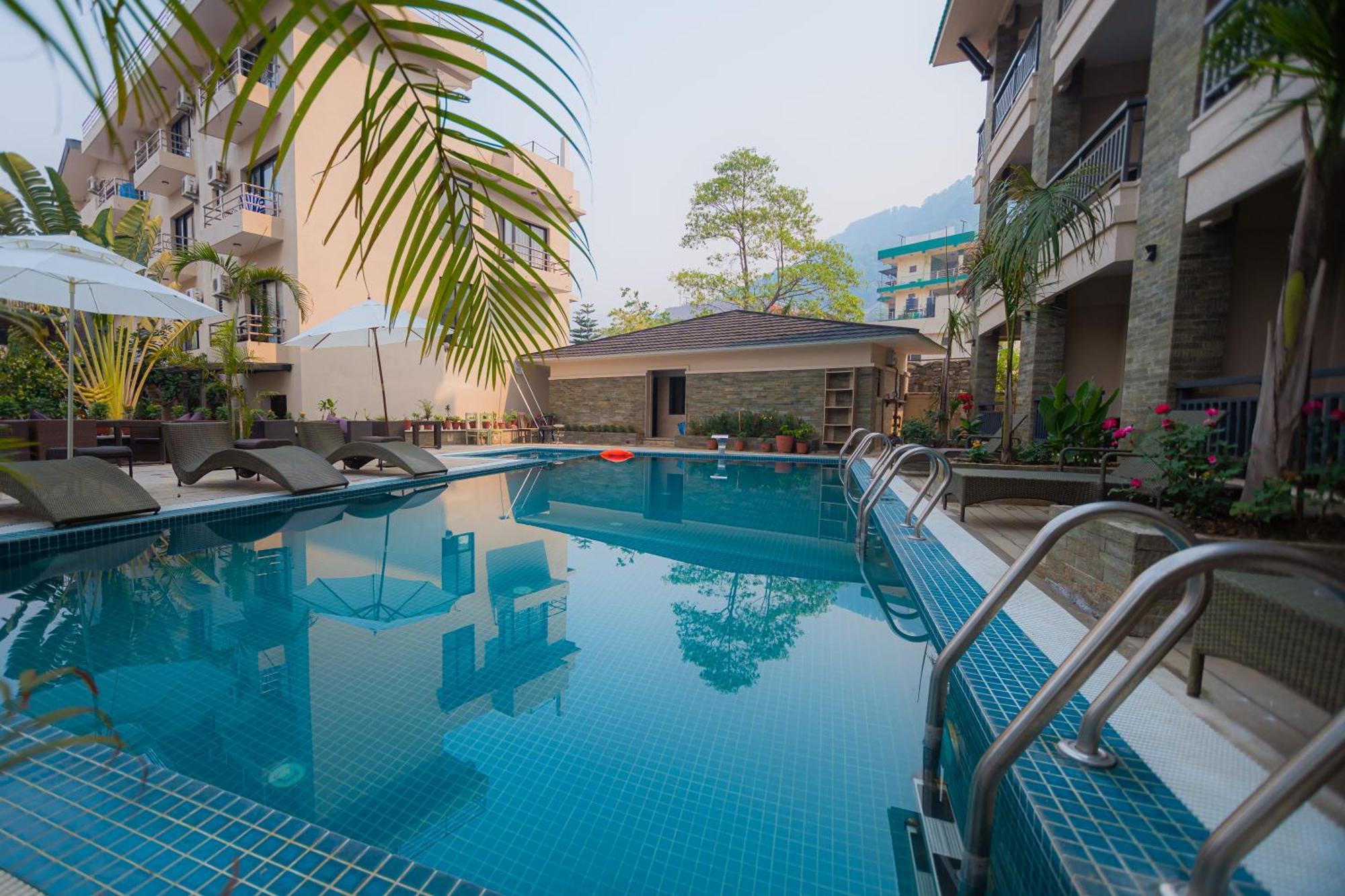 Hotel Pokhara Village & Spa Exteriér fotografie
