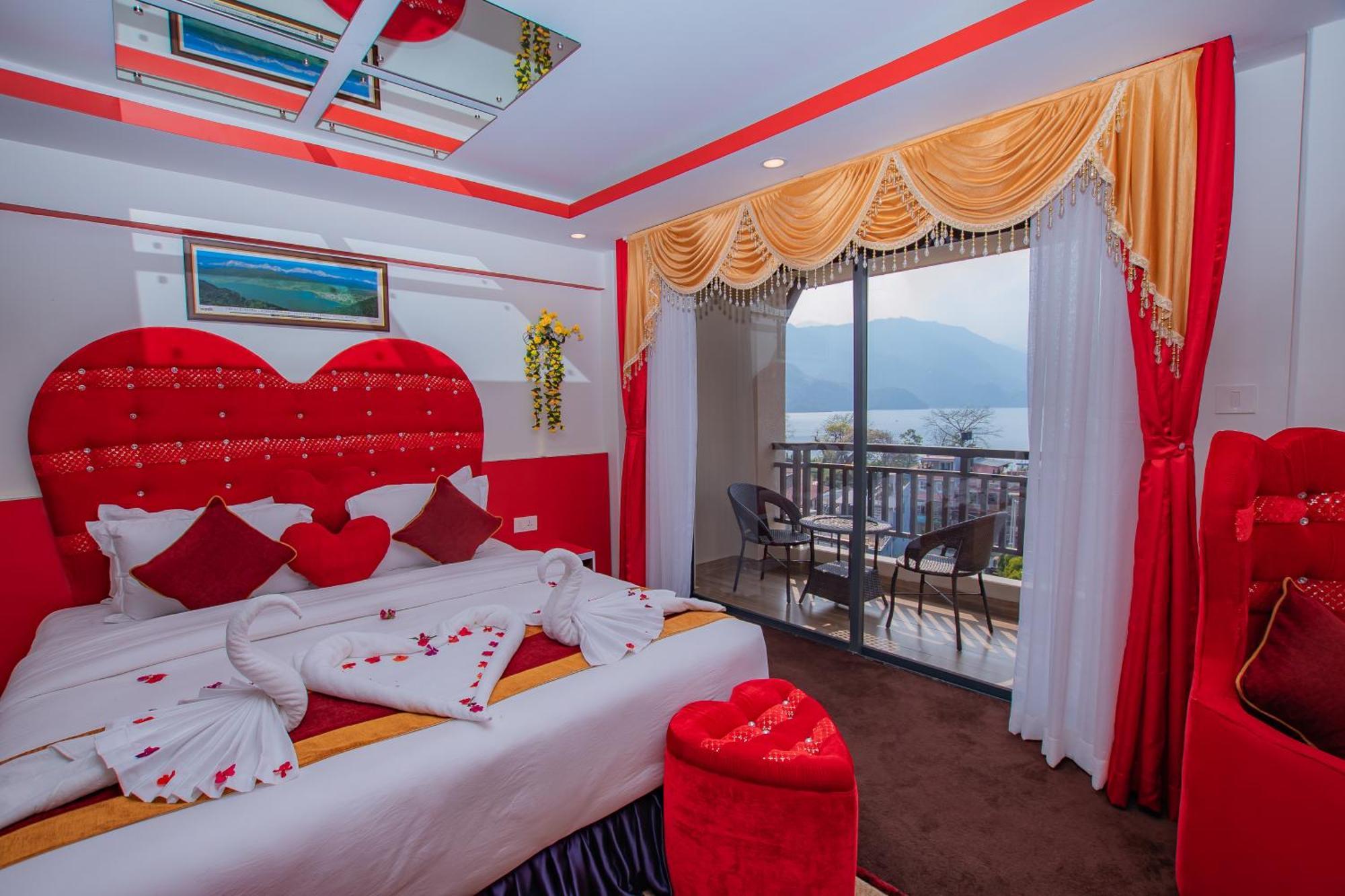 Hotel Pokhara Village & Spa Exteriér fotografie