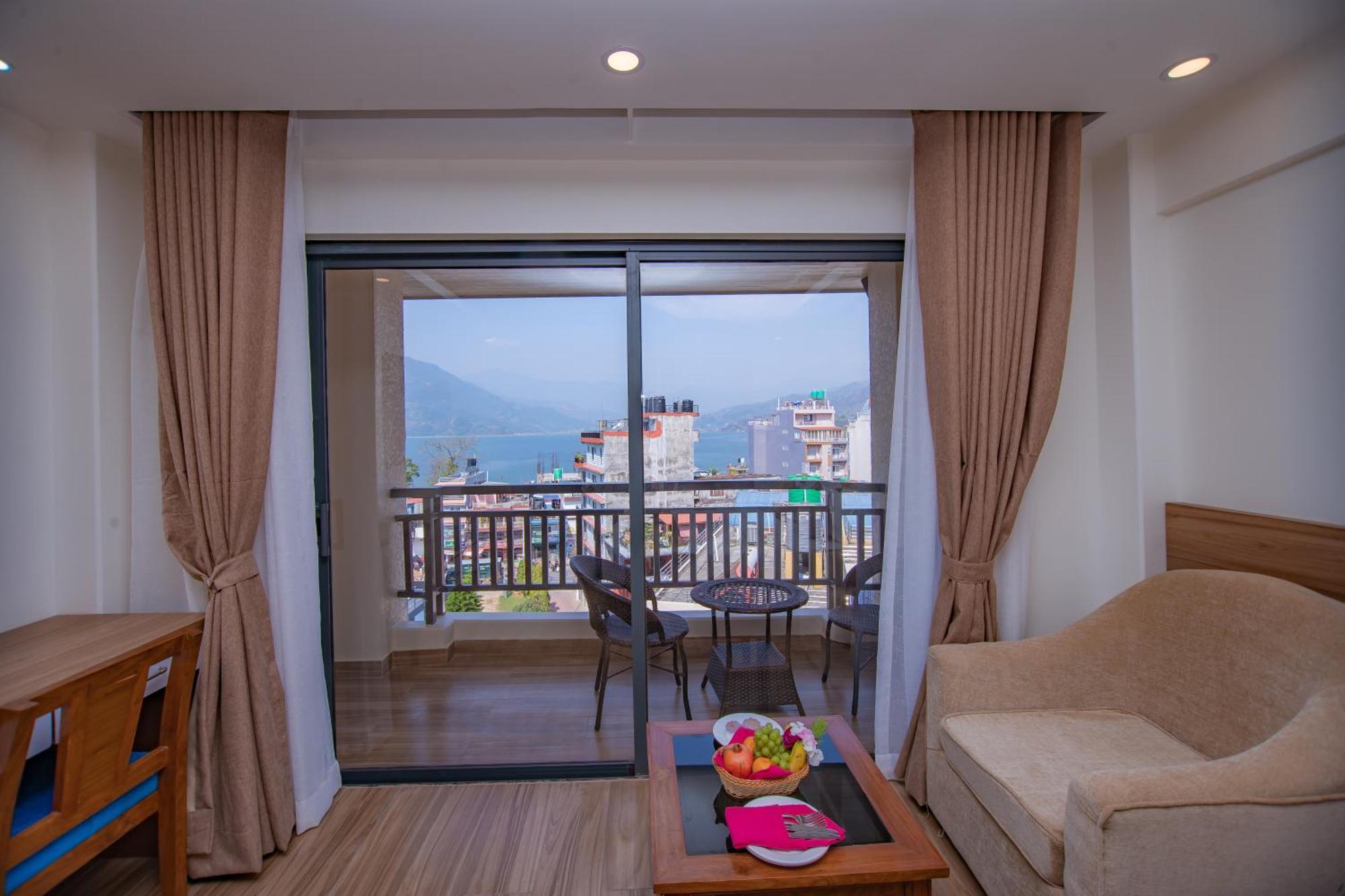 Hotel Pokhara Village & Spa Exteriér fotografie