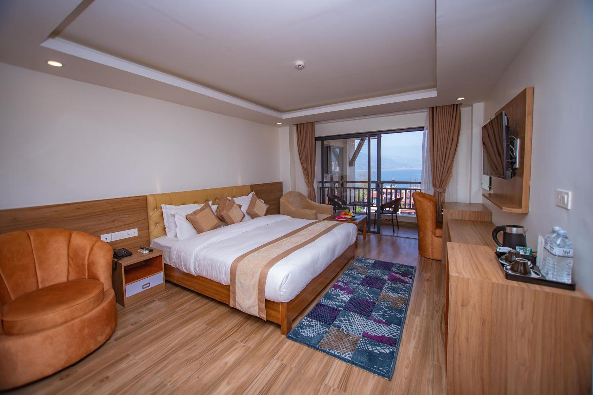 Hotel Pokhara Village & Spa Exteriér fotografie