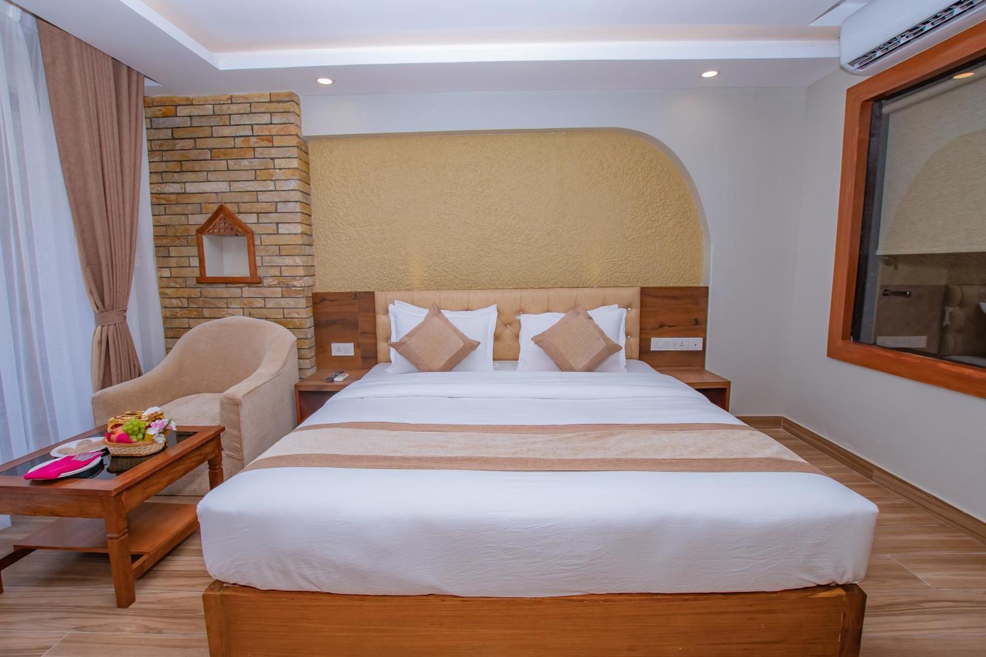 Hotel Pokhara Village & Spa Exteriér fotografie