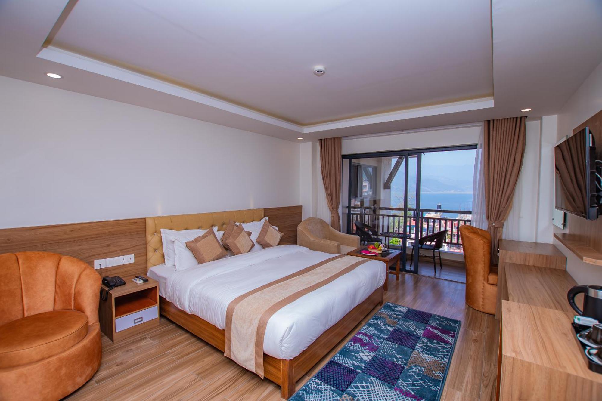 Hotel Pokhara Village & Spa Exteriér fotografie