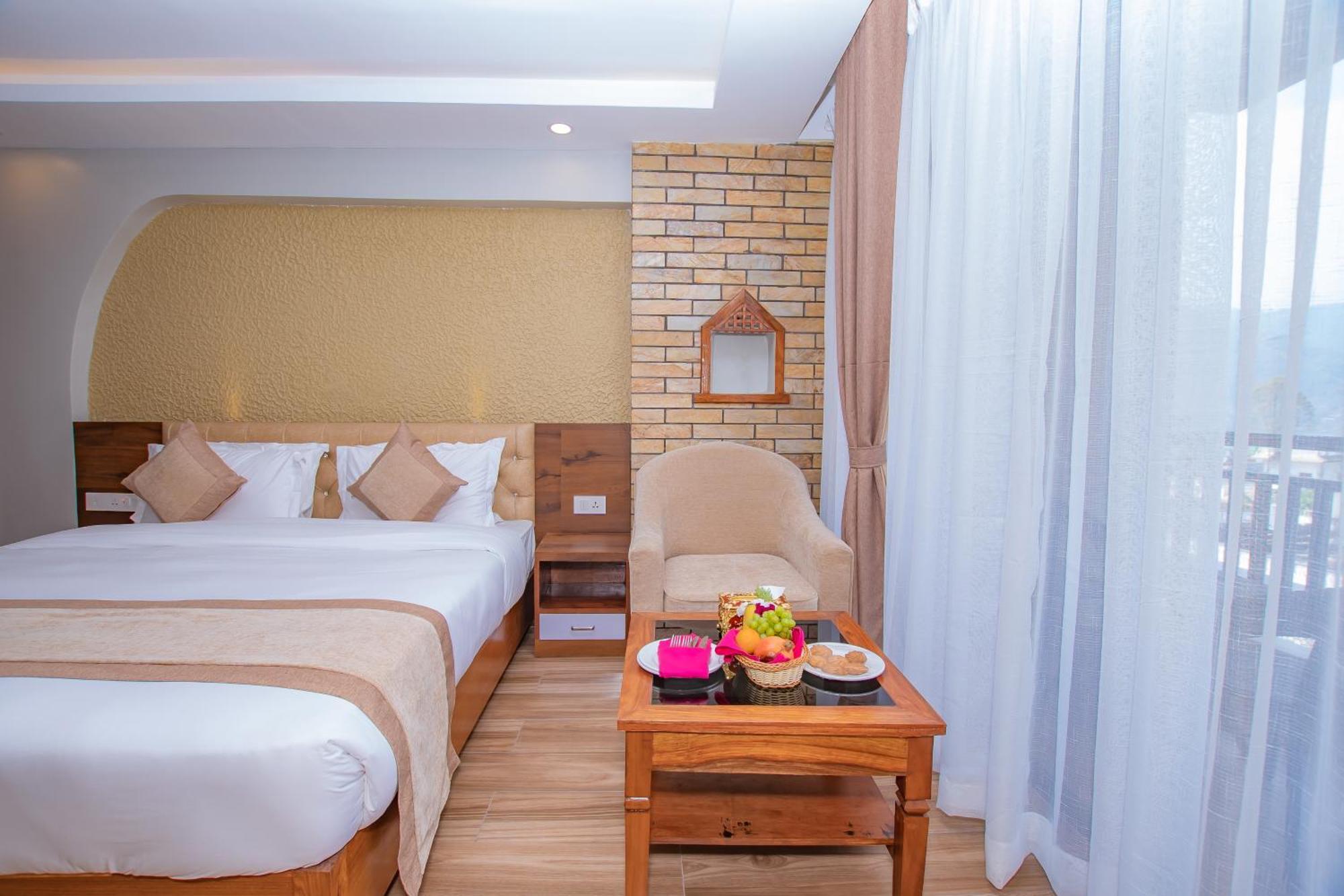 Hotel Pokhara Village & Spa Exteriér fotografie