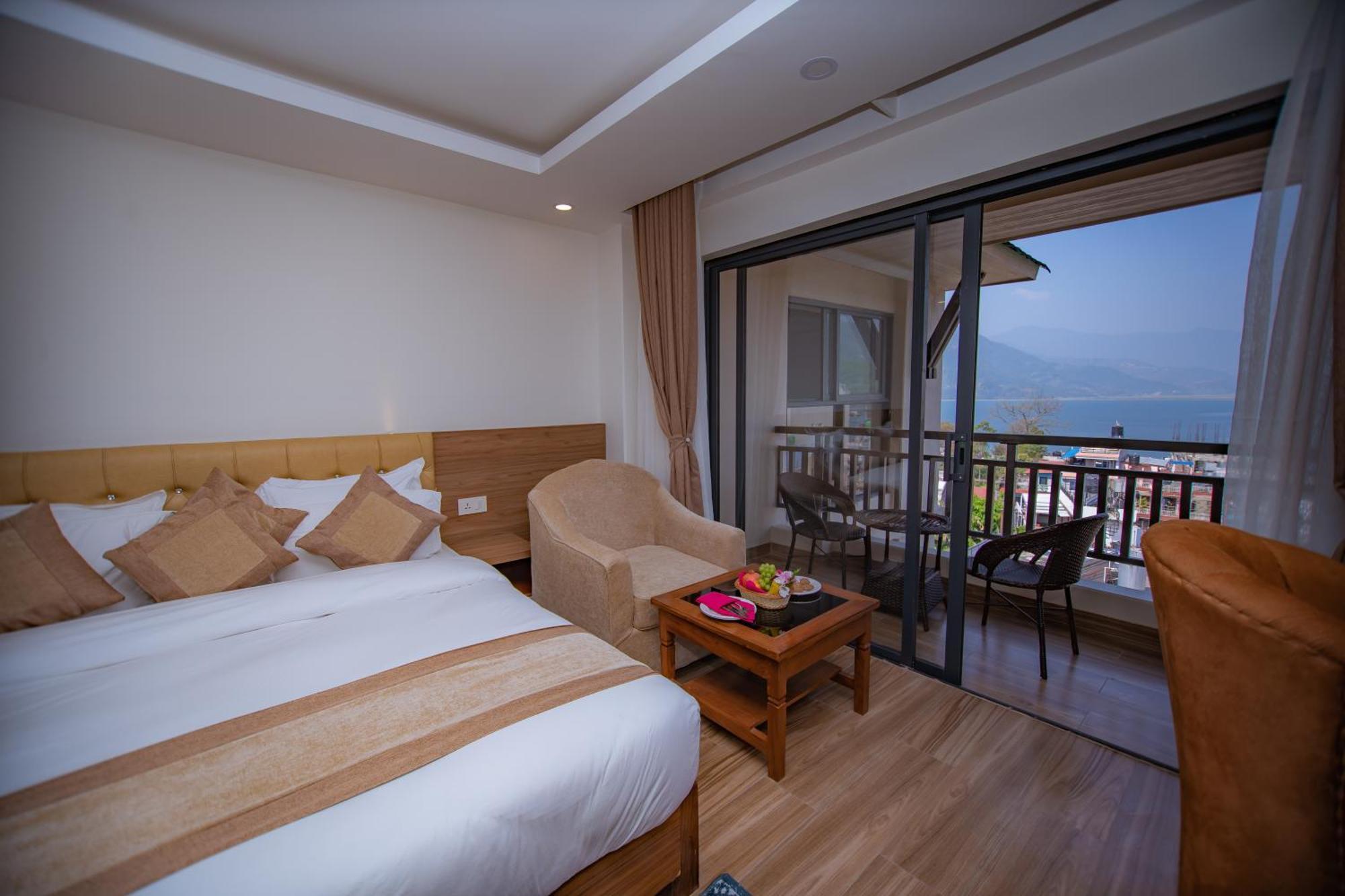 Hotel Pokhara Village & Spa Exteriér fotografie