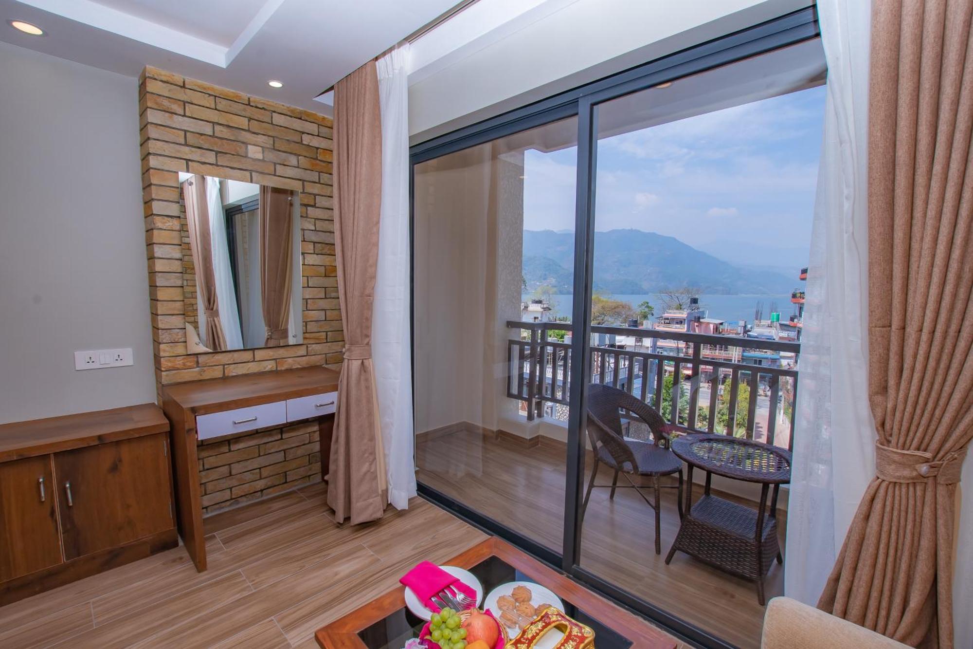 Hotel Pokhara Village & Spa Exteriér fotografie