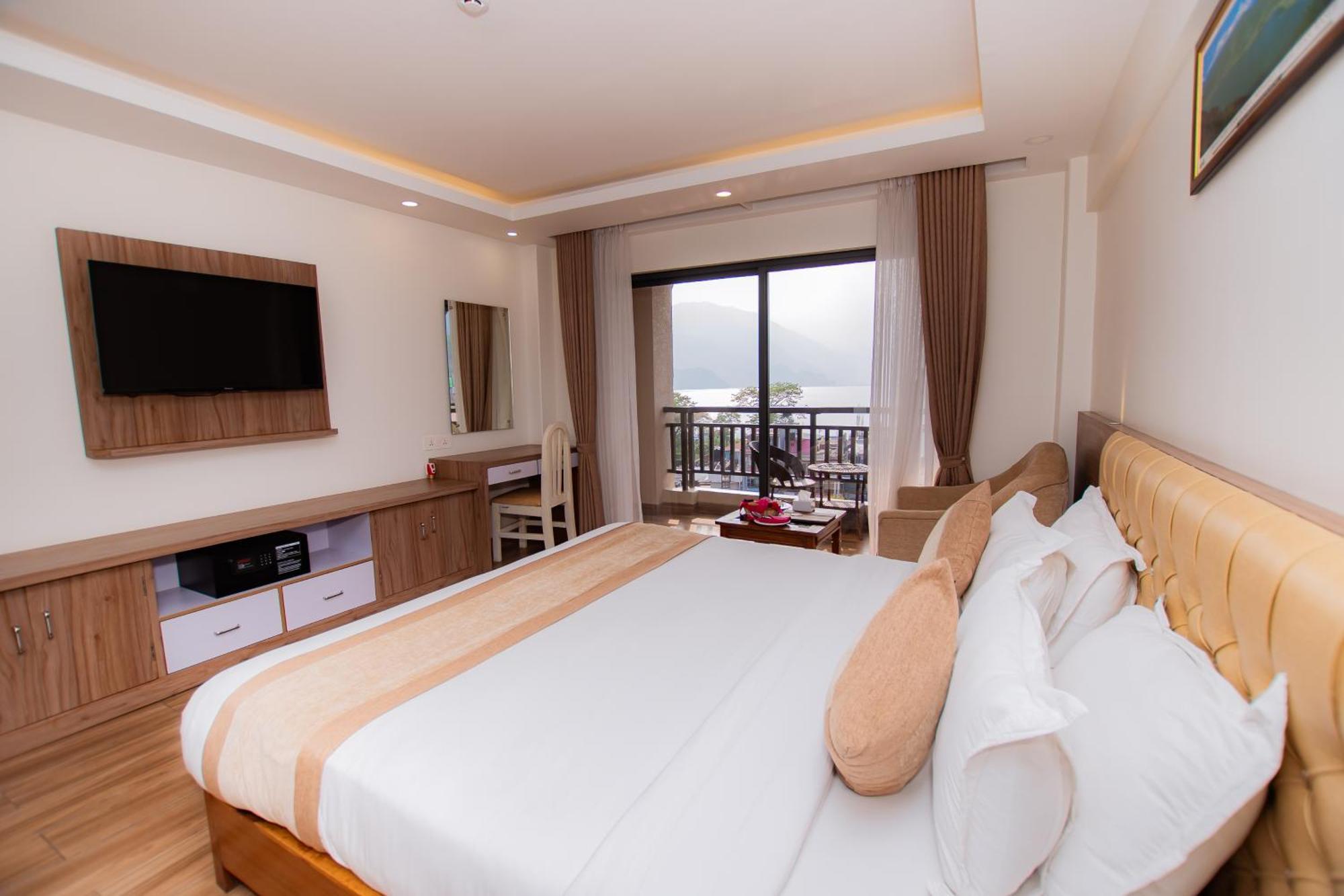Hotel Pokhara Village & Spa Exteriér fotografie